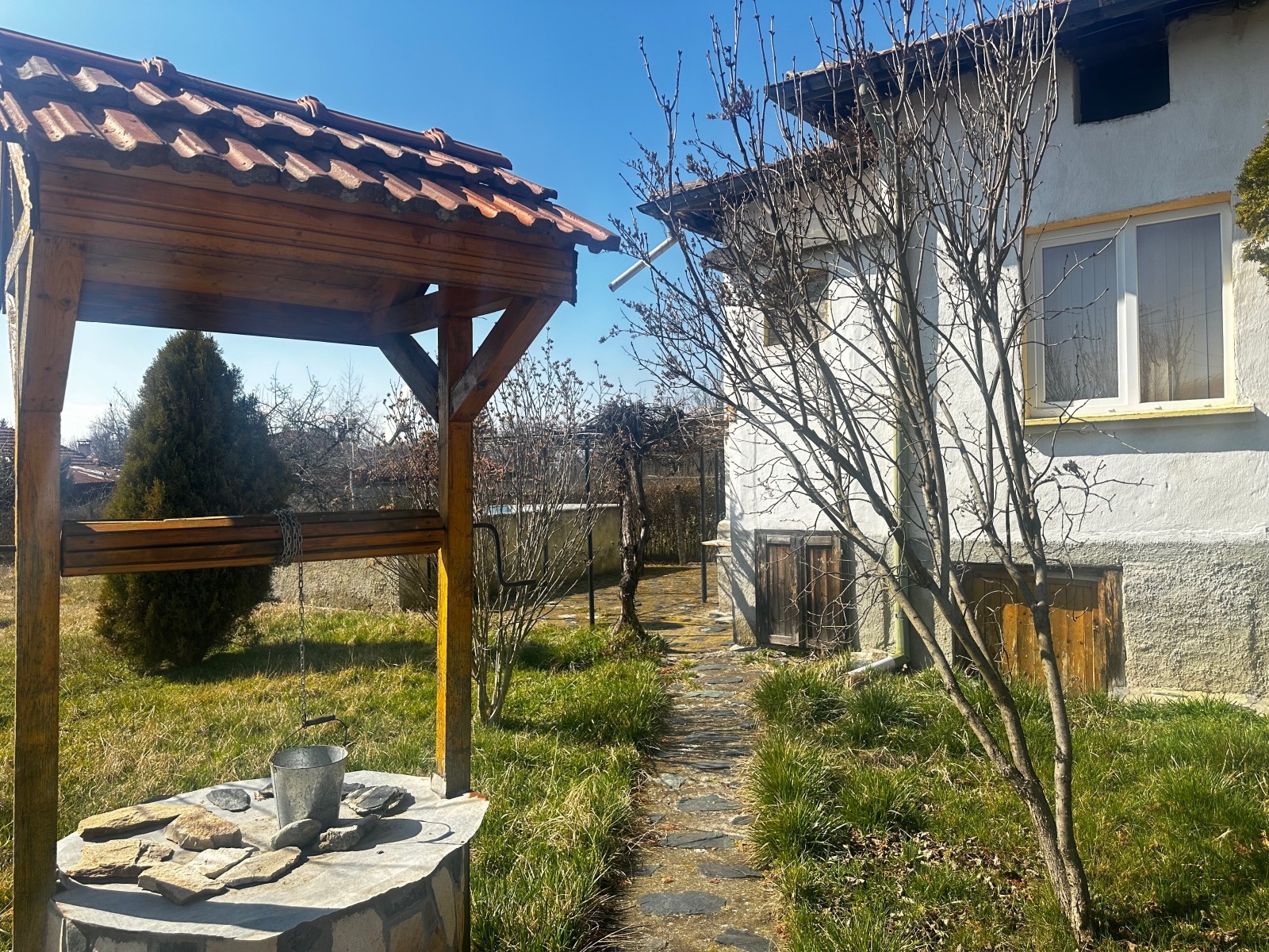 Продава КЪЩА, с. Долни Раковец, област Перник