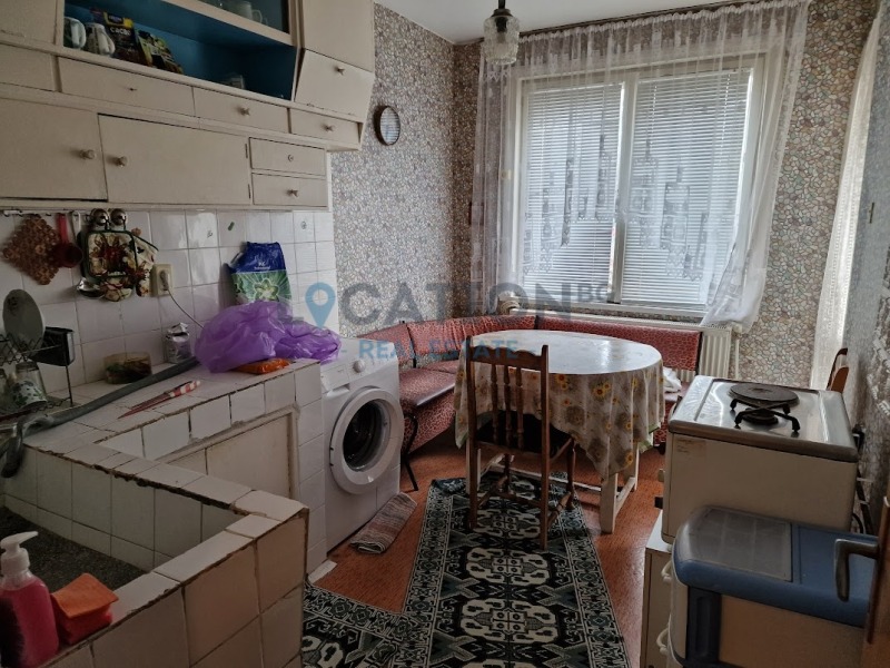 Продава ЕТАЖ ОТ КЪЩА, гр. Каварна, област Добрич, снимка 6 - Етаж от къща - 48811679