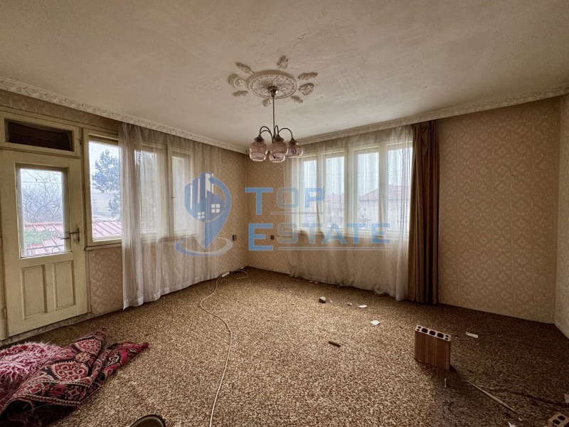 Продава ЕТАЖ ОТ КЪЩА, гр. Павликени, област Велико Търново