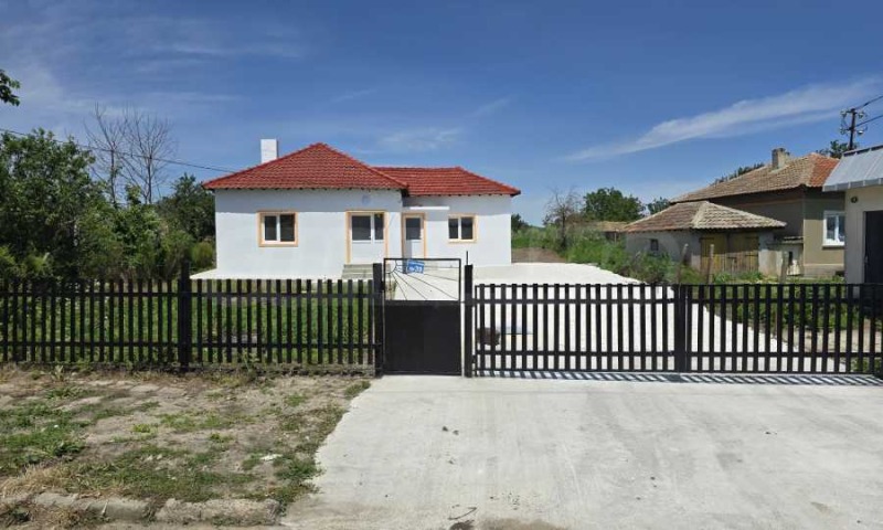 Продава КЪЩА, с. Дропла, област Добрич, снимка 3 - Къщи - 47367584