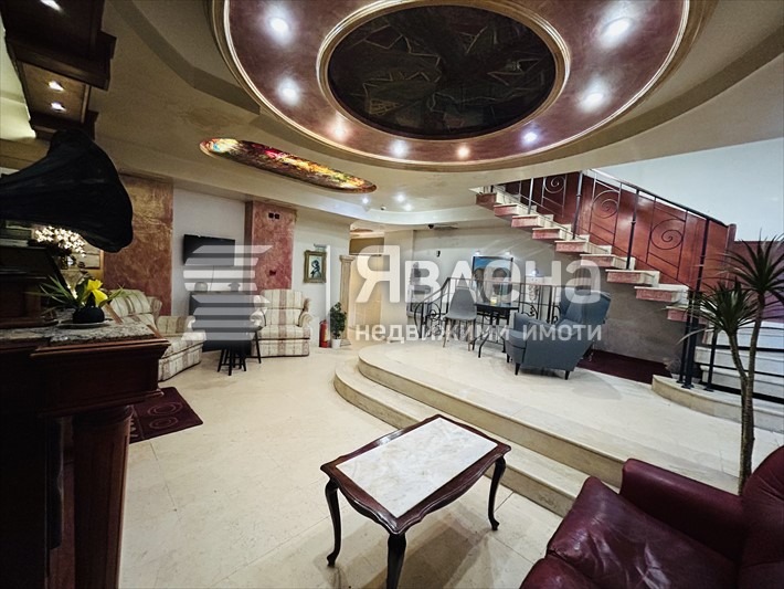 Продава ХОТЕЛ, гр. Варна, Гръцка махала, снимка 2 - Хотели - 53182666