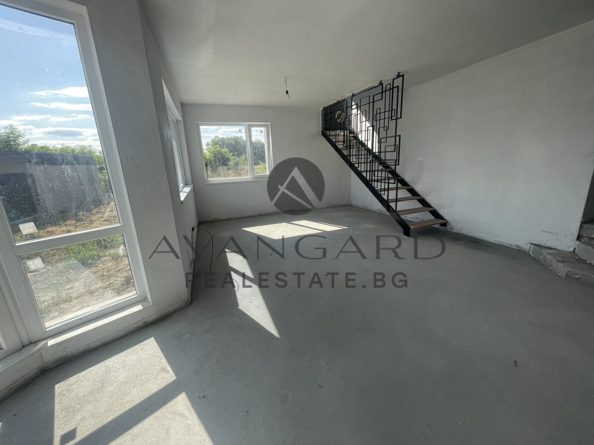 Продава КЪЩА, с. Златитрап, област Пловдив, снимка 2 - Къщи - 54365467