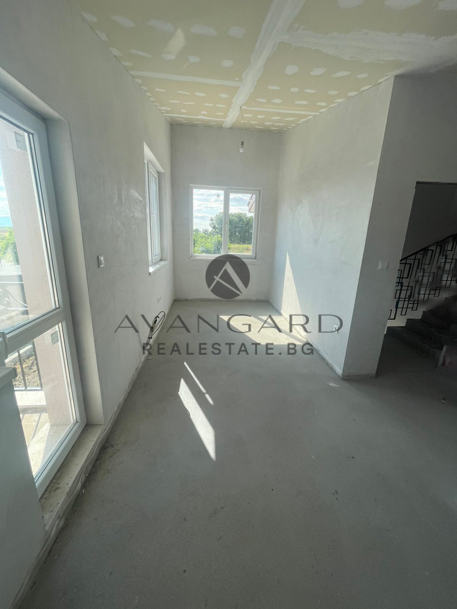 Продава КЪЩА, с. Златитрап, област Пловдив, снимка 9 - Къщи - 54365467
