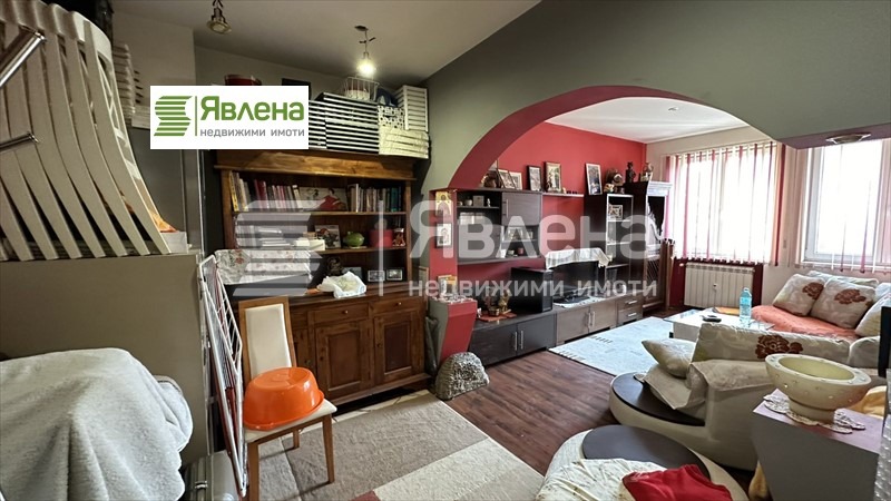 De vânzare  2 dormitoare Pernic , Iztoc , 82 mp | 83162367