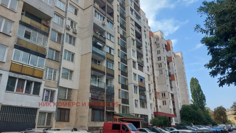 Продава  2-стаен град София , Банишора , 60 кв.м | 49844226