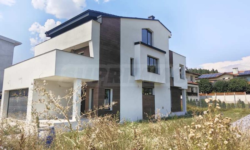 Продава КЪЩА, град Перник, Изток • 449320 € • 88100592 — Holmes.bg