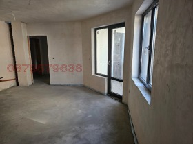 2-стаен град Варна, Колхозен пазар 9
