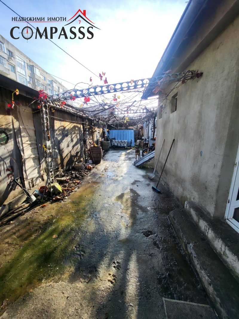 Продава КЪЩА, гр. Добрич, Център, снимка 10 - Къщи - 52007296