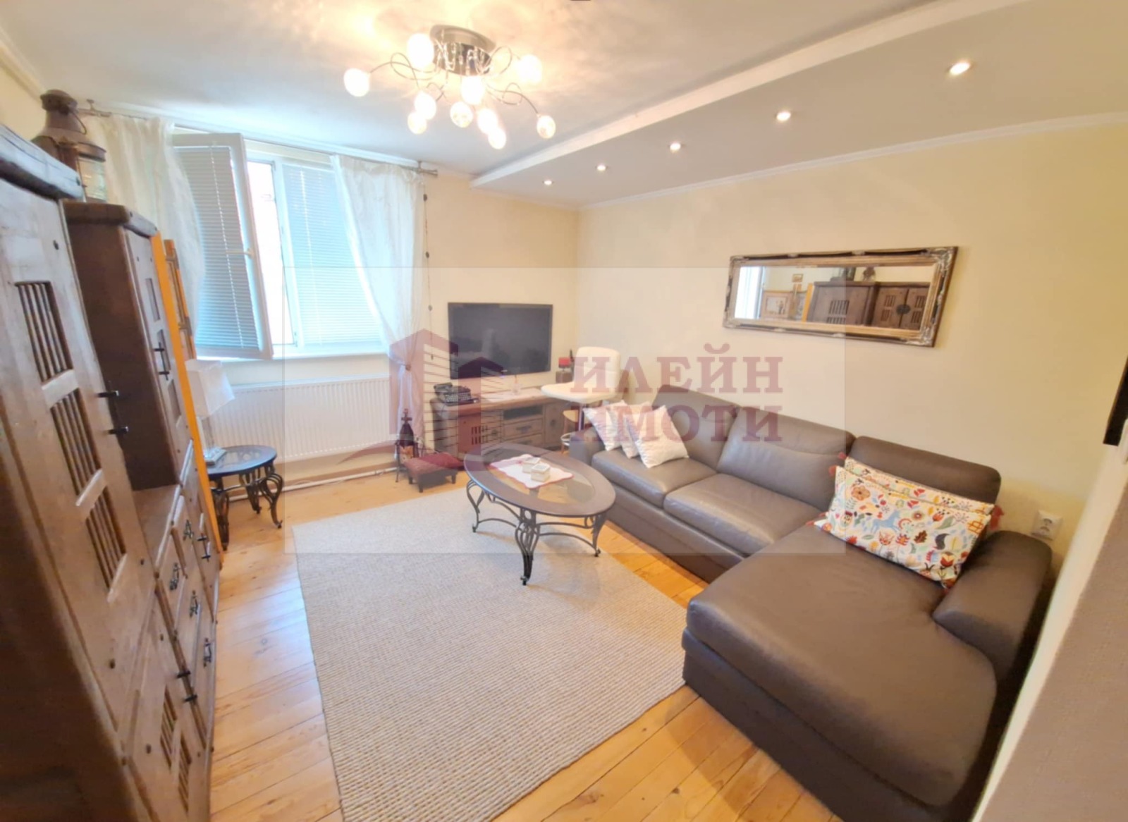 Продава ЕТАЖ ОТ КЪЩА, гр. Русе, Родина 2, снимка 2 - Етаж от къща - 53794758