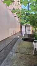 Продава ЕТАЖ ОТ КЪЩА, гр. Русе, Родина 2, снимка 15
