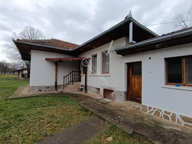 Продава КЪЩА в област Велико Търново, гр. Елена - 200 кв.м / 100 000 € » 195 583.00 лв., ИМОТИ ТЪРНОВГРАД