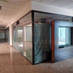 Продажба на офиси в град Разград - изображение 1 