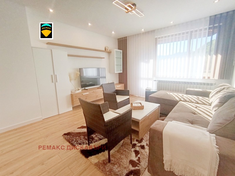 Продава  2-стаен град Смолян , Нов център , 94 кв.м | 65767476 - изображение [3]