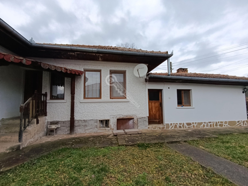Продава КЪЩА, гр. Елена, област Велико Търново, снимка 2 - Къщи - 36847550