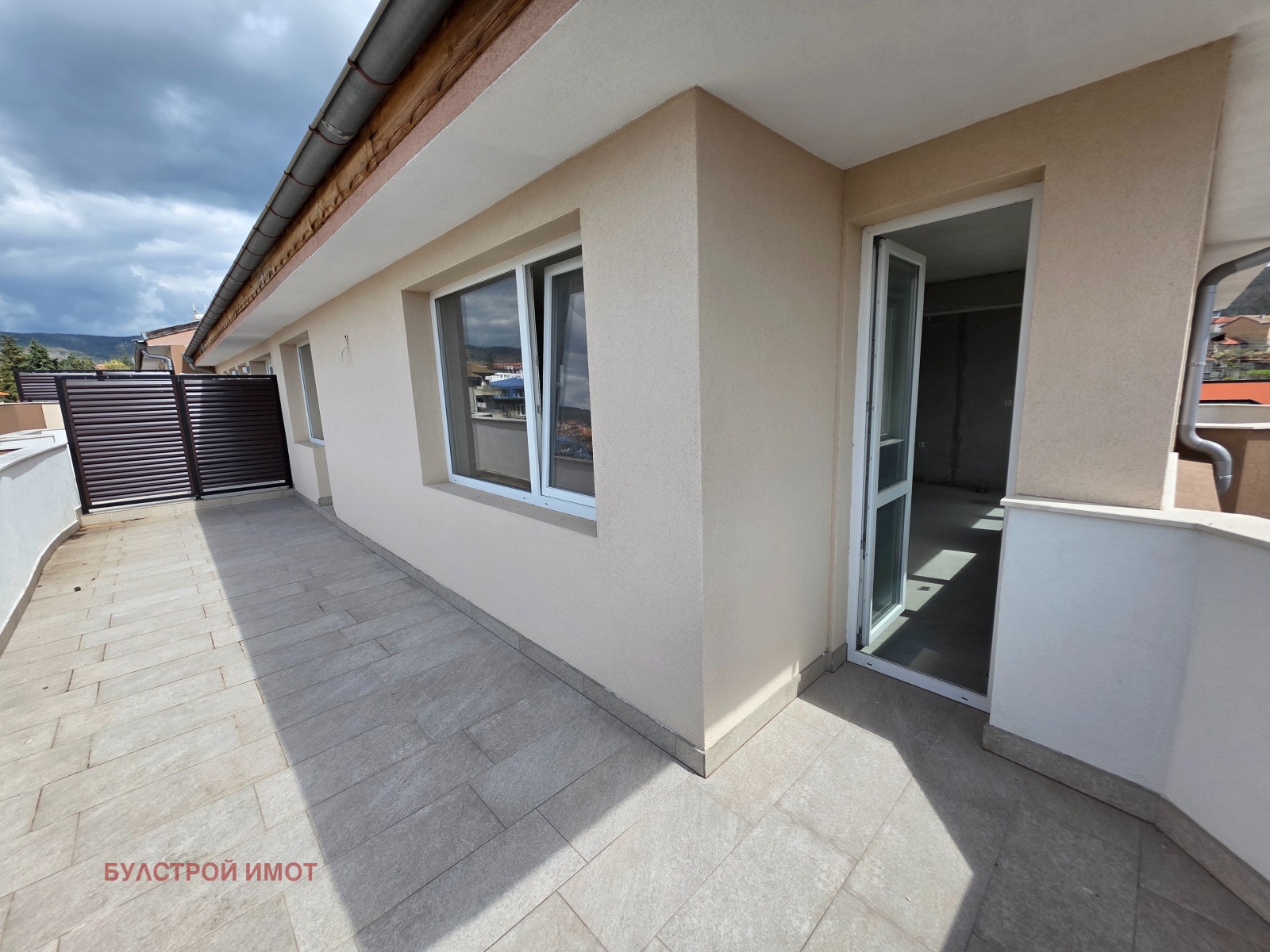 Продава 3-СТАЕН, гр. Аксаково, област Варна, снимка 2 - Апартаменти - 54188693