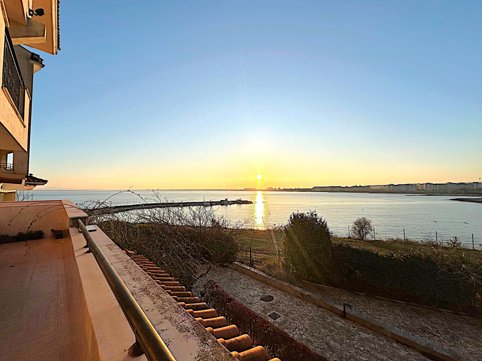 Продава 3-СТАЕН, гр. Ахелой, област Бургас