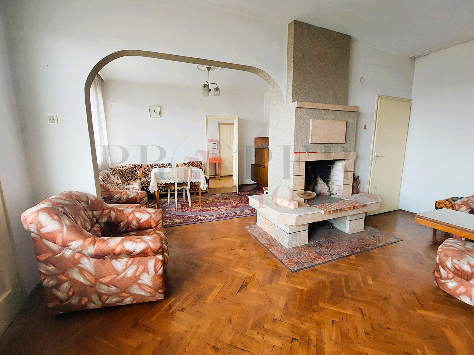 Продава 4-СТАЕН, гр. Велико Търново, Акация, снимка 2 - Апартаменти - 53689477