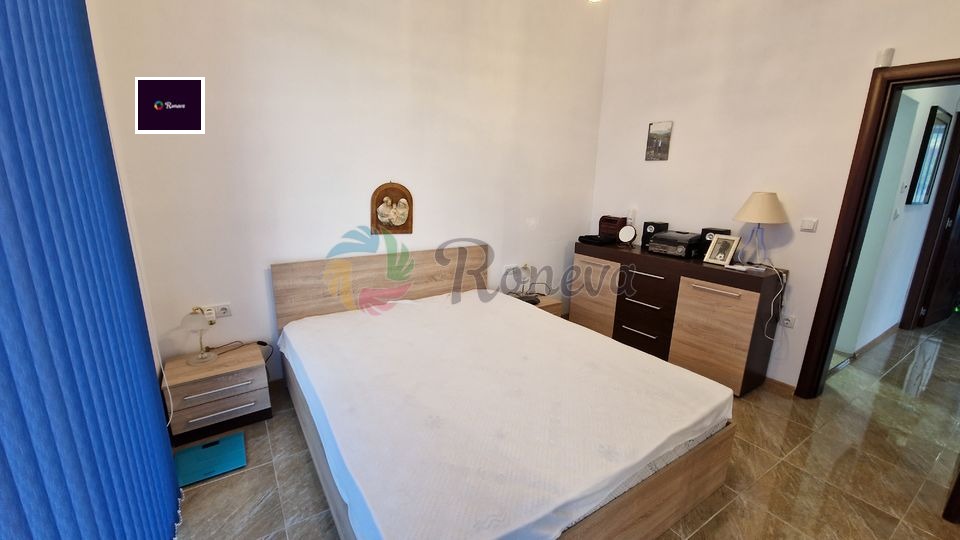 Продава КЪЩА, с. Рогачево, област Добрич, снимка 2 - Къщи - 47069811