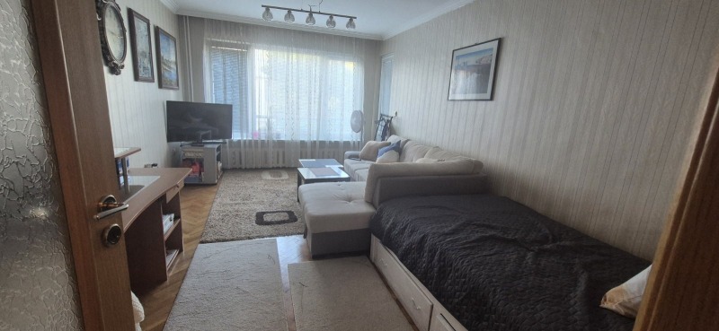 Продава  2-стаен град София , Гео Милев , 87 кв.м | 37309927