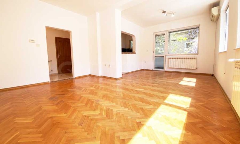Na prodej  3+ ložnice Plovdiv , Centar , 198 m2 | 53486025