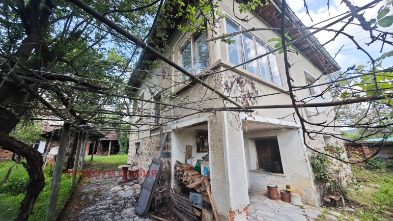 Till salu  Hus region Sofia , Radotina , 80 kvm | 41146299