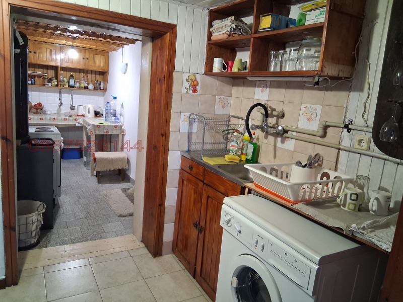 Продава  Къща област Враца , с. Мало Пещене , 1400 кв.м | 55908089 - изображение [10]