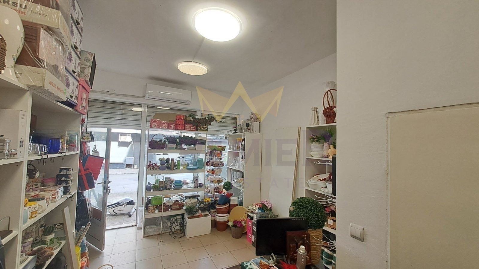 Продава МАГАЗИН, гр. Варна, Конфуто, снимка 4 - Магазини - 56251597