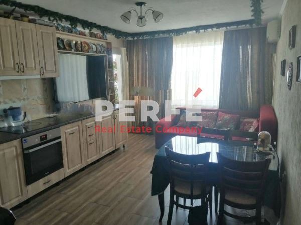 Продава 3-СТАЕН, гр. Бургас, Зорница, снимка 1 - Aпартаменти - 48393372