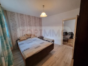 2 Schlafzimmer Troschewo, Warna 8