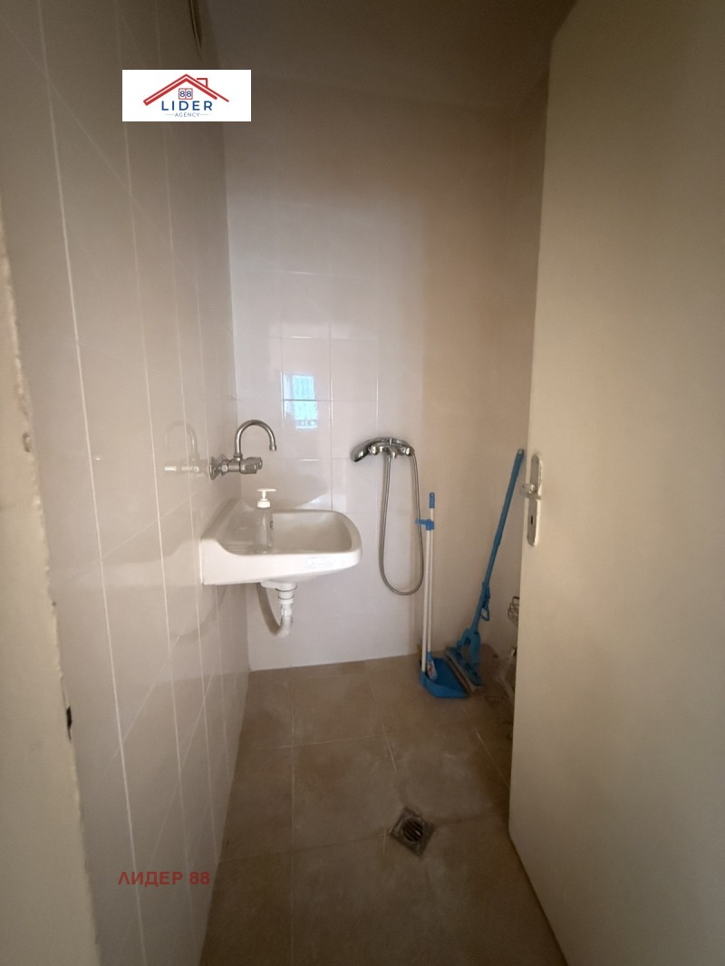 Продава  2-стаен град Плевен , Широк център , 64 кв.м | 88555810 - изображение [4]