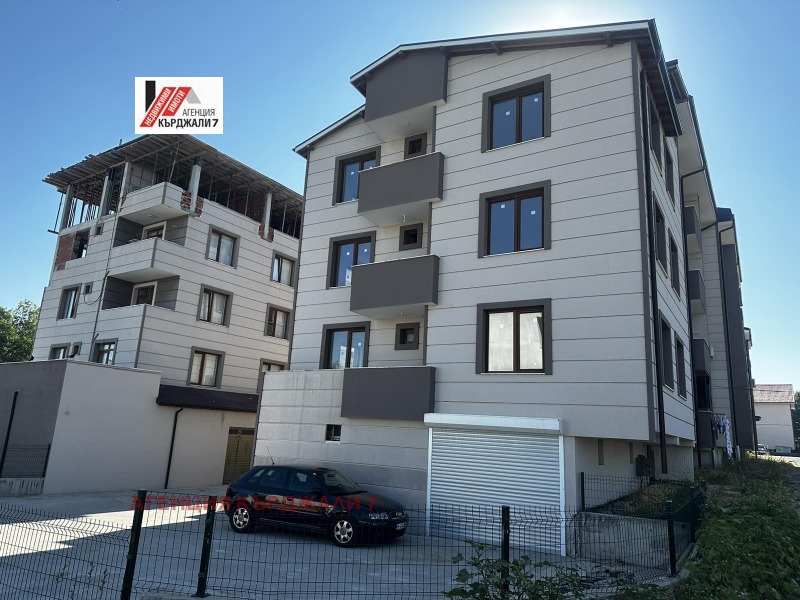 Продава  3-стаен област Кърджали , гр. Момчилград , 172 кв.м | 20794900 - изображение [2]