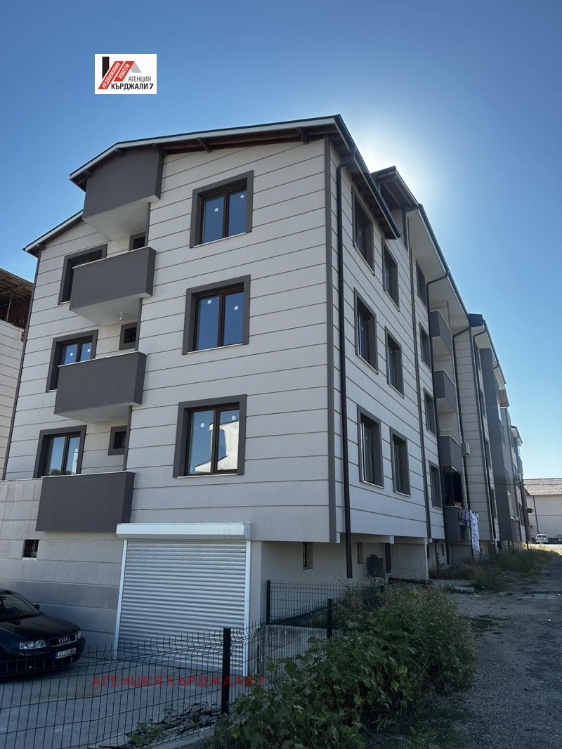 Продава  3-стаен област Кърджали , гр. Момчилград , 172 кв.м | 20794900 - изображение [3]