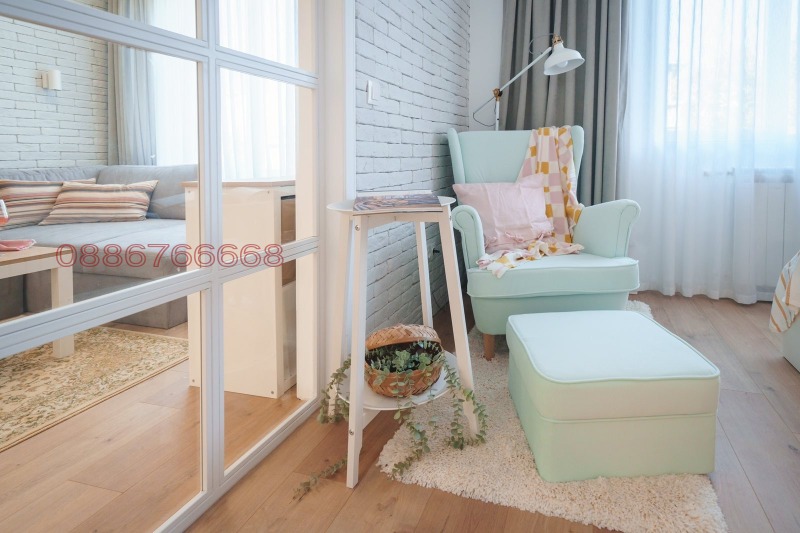 Продава МНОГОСТАЕН, гр. София, Център, снимка 3 - Апартаменти - 52978731