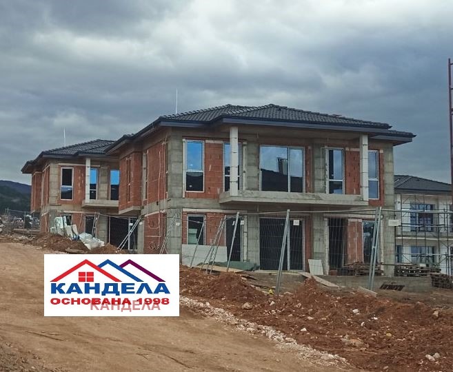 En venta  Casa región Plovdiv , Markovo , 143 metros cuadrados | 81828976