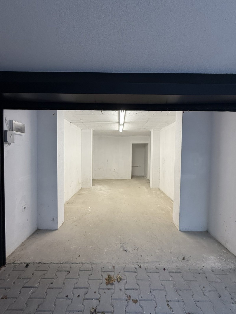 À venda  Garagem Sofia , Reduta , 30 m² | 75685105