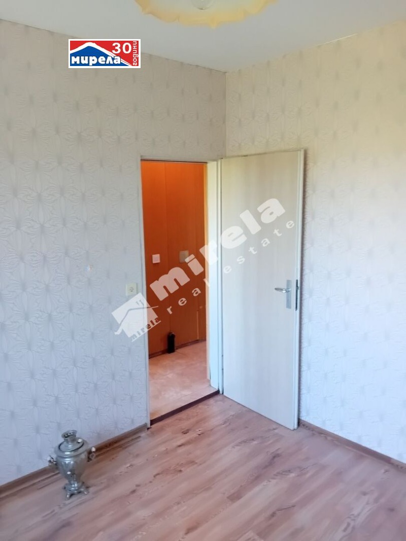 Продава 4-СТАЕН, гр. Велико Търново, Бузлуджа, снимка 3 - Aпартаменти - 49430817