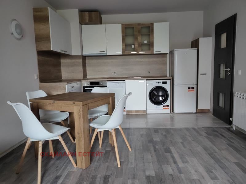 Продава 2-СТАЕН, гр. София, Хладилника