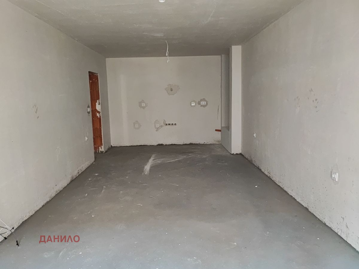Продава 4-СТАЕН, гр. Велико Търново, Бузлуджа, снимка 2 - Апартаменти - 48890933