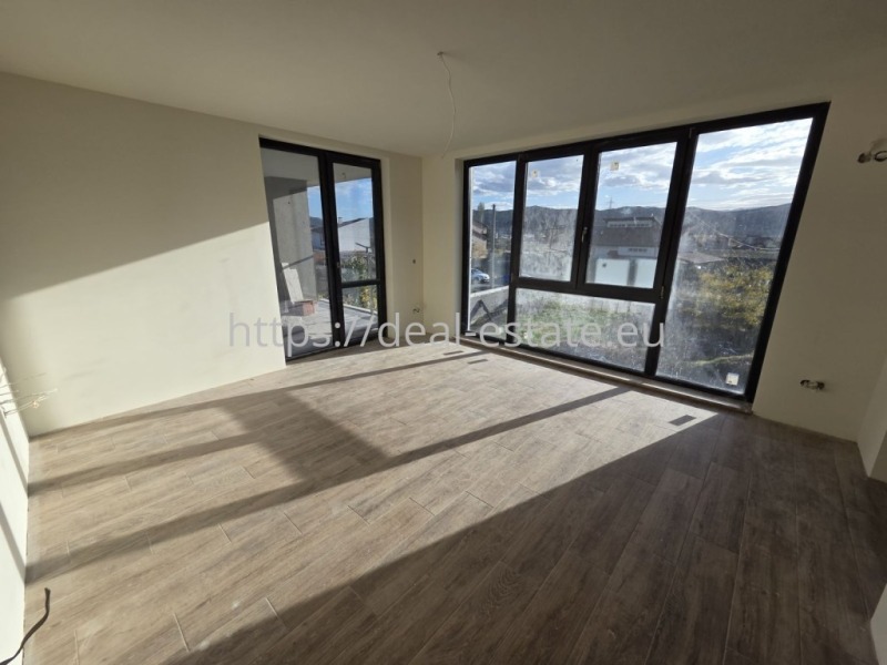 Продава КЪЩА в град Благоевград, Грамада - 250 кв.м / 340 000 € » 664 982.20 лв., ДИЪЛ ЕСТЕЙТ