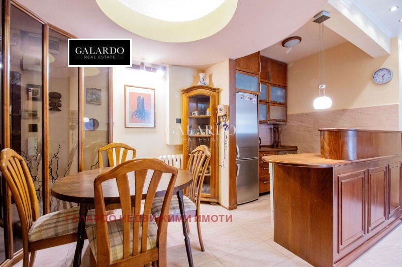 Продава 3-СТАЕН, гр. София, Център, снимка 4 - Апартаменти - 52927111