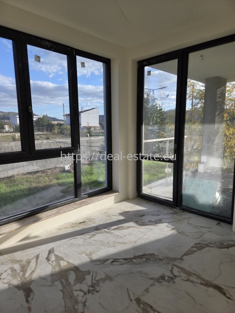 Продава КЪЩА, гр. Благоевград, Грамада, снимка 3 - Къщи - 53460896