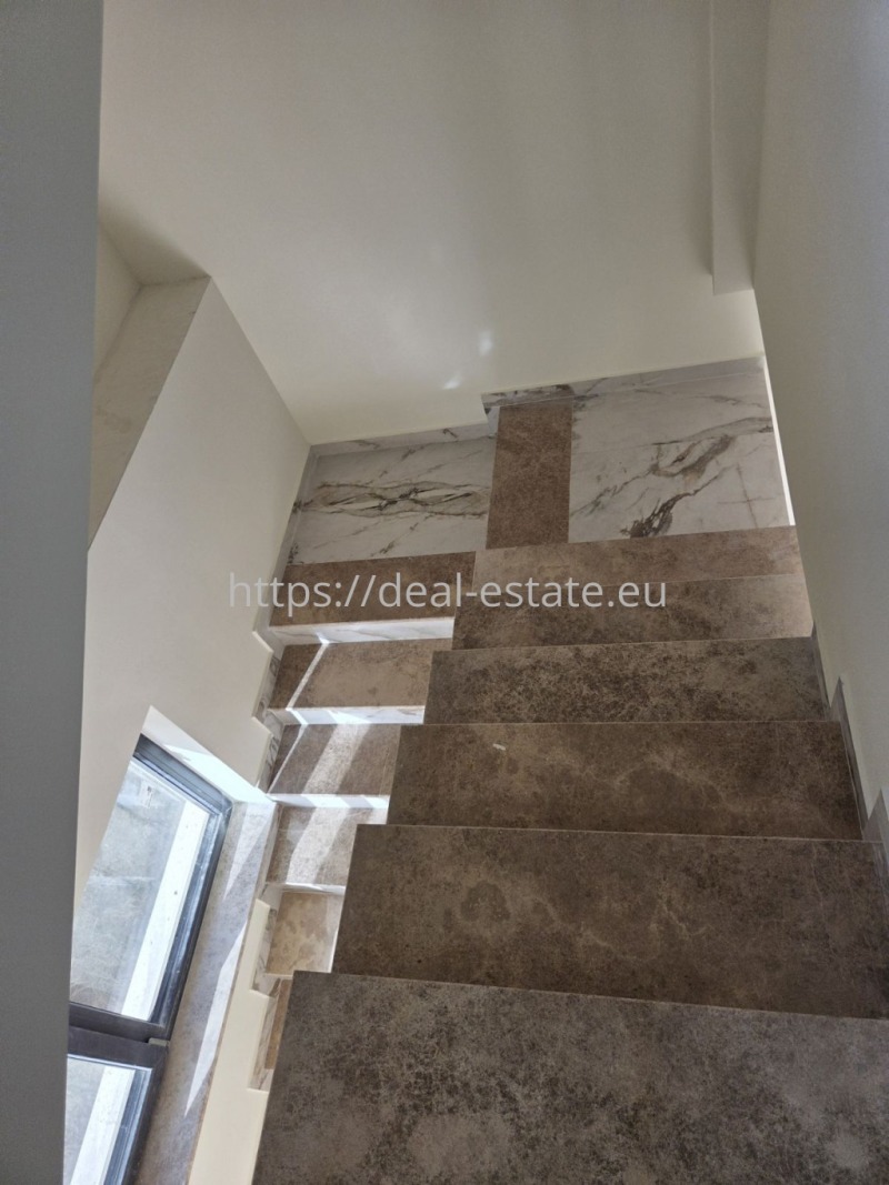 Продава КЪЩА, гр. Благоевград, Грамада, снимка 9 - Къщи - 53460896