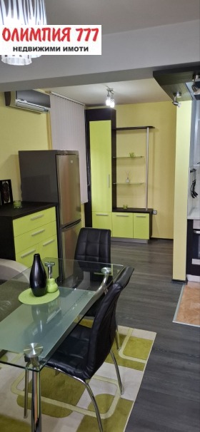 1 chambre Chirok tsentar, Pleven 1