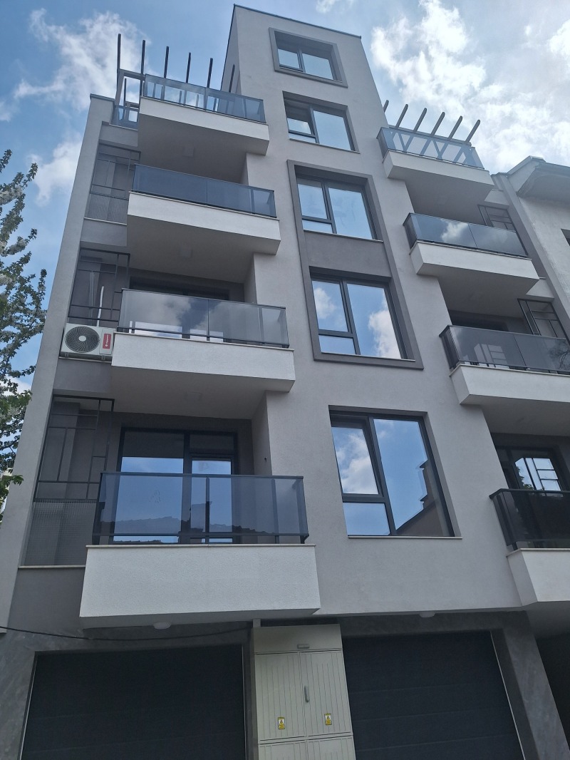 Продава 2-СТАЕН в град Плевен, Идеален център - 80 кв.м / 120 400 € » 235 481.93 лв.