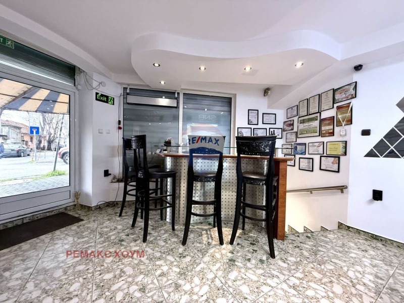 Продава МАГАЗИН в град Варна, Колхозен пазар - 67 кв.м / 105 000 € » 205 362.15 лв., РЕМАКС ХОУМ