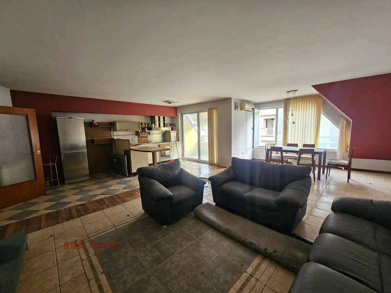 Продава 3-СТАЕН, гр. Пловдив, Център, снимка 2 - Апартаменти - 52997441