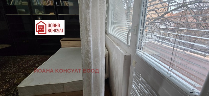 Продава 3-СТАЕН, гр. Плевен, Идеален център, снимка 2 - Апартаменти - 53083035