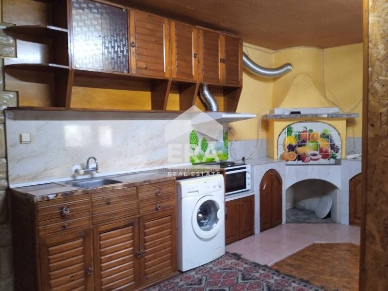 Продава МНОГОСТАЕН, гр. Ямбол, Център, снимка 4 - Апартаменти - 53766062