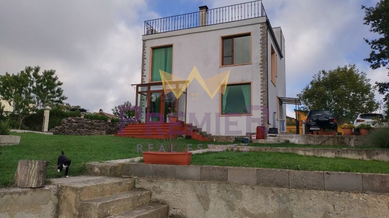 Продава КЪЩА, гр. Варна, м-т Перчемлията, снимка 2 - Къщи - 53315349