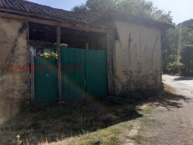 Maison Nevestino, région Kyoustendil 15